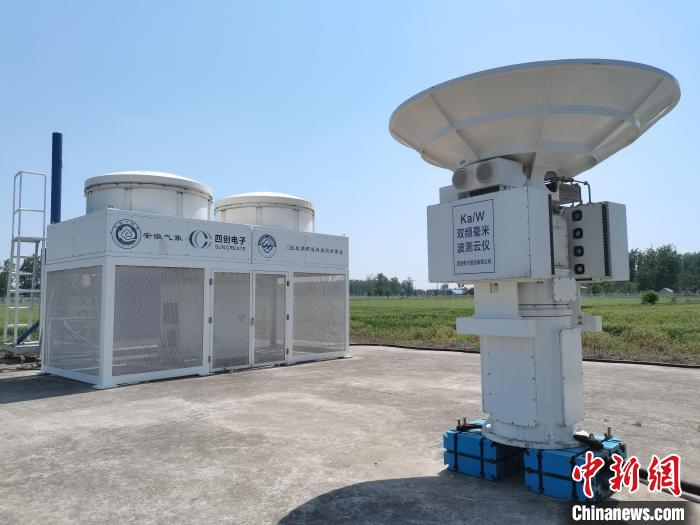 壽縣國家氣候觀象臺(tái)內(nèi)各種觀測(cè)設(shè)備?！侨?攝