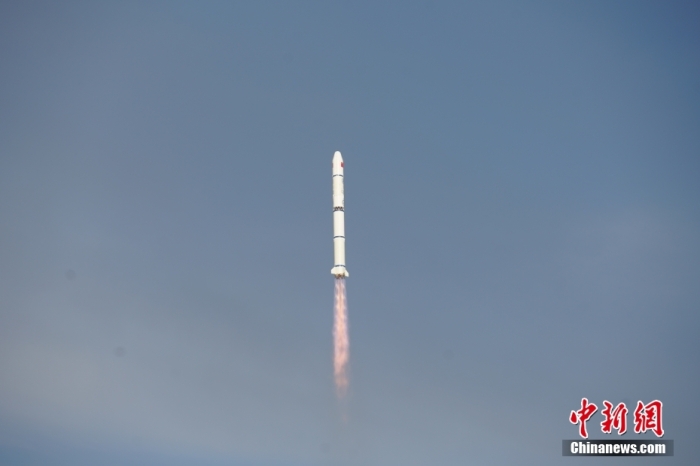 北京時(shí)間2023年8月9日6時(shí)53分，我國在太原衛(wèi)星發(fā)射中心使用長征二號丙運(yùn)載火箭，成功將環(huán)境減災(zāi)二號06星發(fā)射升空，衛(wèi)星順利送入預(yù)定軌道，發(fā)射任務(wù)獲得圓滿成功。此次任務(wù)是長征系列運(yùn)載火箭第482次飛行。馮陽 攝