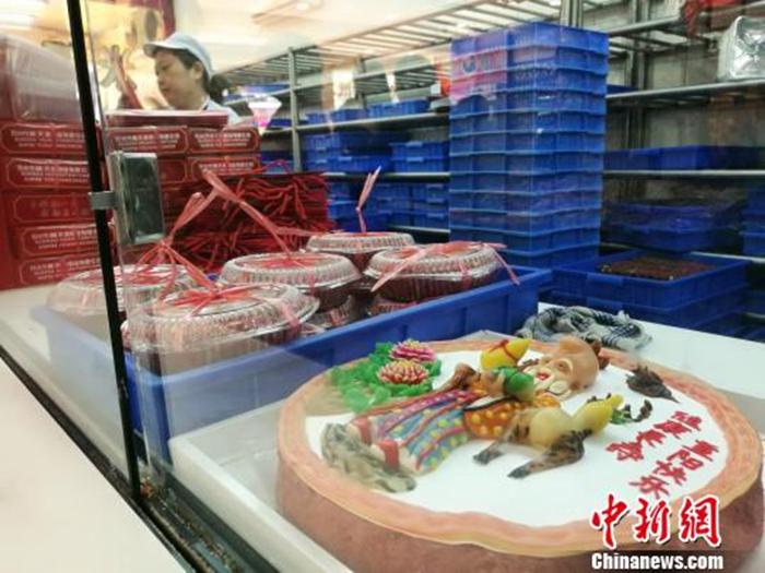 資料圖：等待銷售的重陽糕?！＄娚?攝