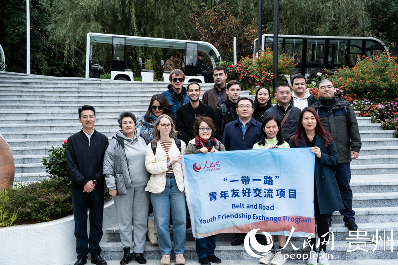 合影留念。人民網 陽茜攝