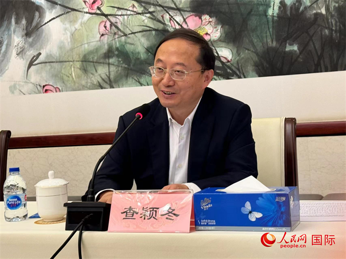 10月31日，蘇州市人民政府副市長查穎冬在第五屆中法文化論壇媒體吹風(fēng)會上講話。（人民網(wǎng) 謝瑩攝）