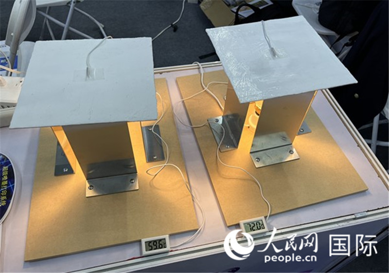氣凝膠隔熱材料應(yīng)用效果展示。（人民網(wǎng)記者 陳思攝）