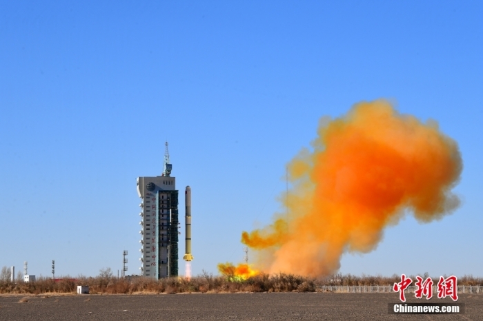 北京時(shí)間2023年11月16日11時(shí)55分，我國(guó)在酒泉衛(wèi)星發(fā)射中心使用長(zhǎng)征二號(hào)丙運(yùn)載火箭，成功將新一代海洋水色觀測(cè)衛(wèi)星發(fā)射升空，衛(wèi)星順利進(jìn)入預(yù)定軌道，發(fā)射任務(wù)獲得圓滿成功。此次任務(wù)是長(zhǎng)征系列運(yùn)載火箭第497次飛行。汪江波 攝