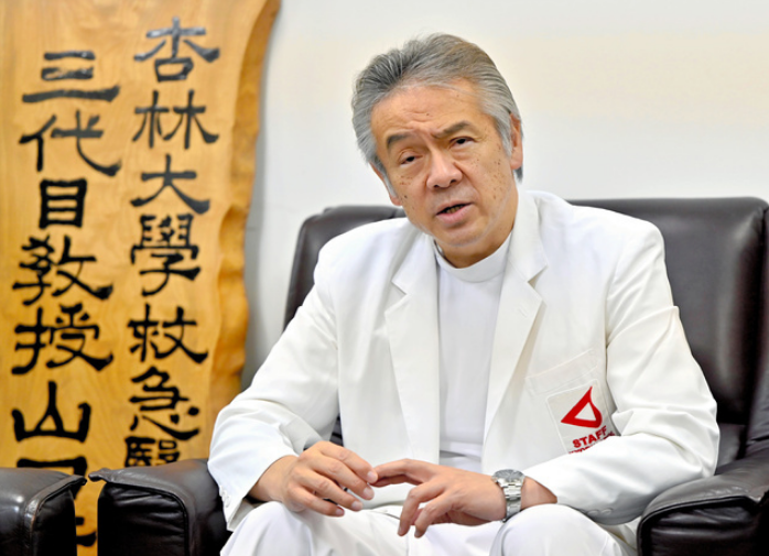 日本杏林大學醫(yī)學部教授山口芳裕。（圖片來源：《朝日新聞》）