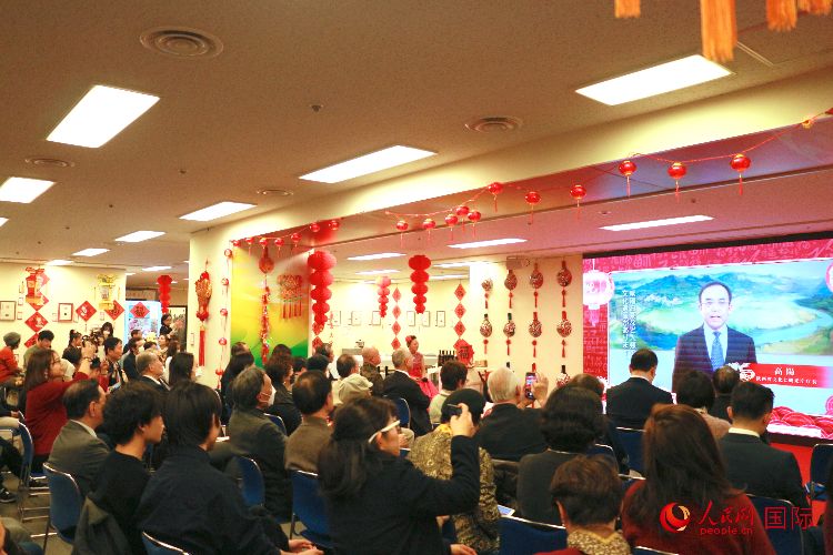 2月9日，“喜迎龍年·品味陜西”——2024新春迎福（展）聯(lián)歡會(huì)暨陜西文化年在東京中國(guó)文化中心拉開帷幕。人民網(wǎng) 許可攝