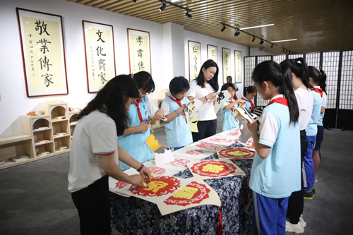 1、長沙市雨花區(qū)校園清廉家風(fēng)館開館。受訪單位供圖