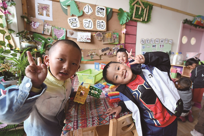 江蘇援建的拉薩市江蘇實驗幼兒園，所有師資在江蘇接受培訓(xùn)，打造具有江蘇水準(zhǔn)的優(yōu)質(zhì)學(xué)前教育資源。 本報記者 萬程鵬 攝