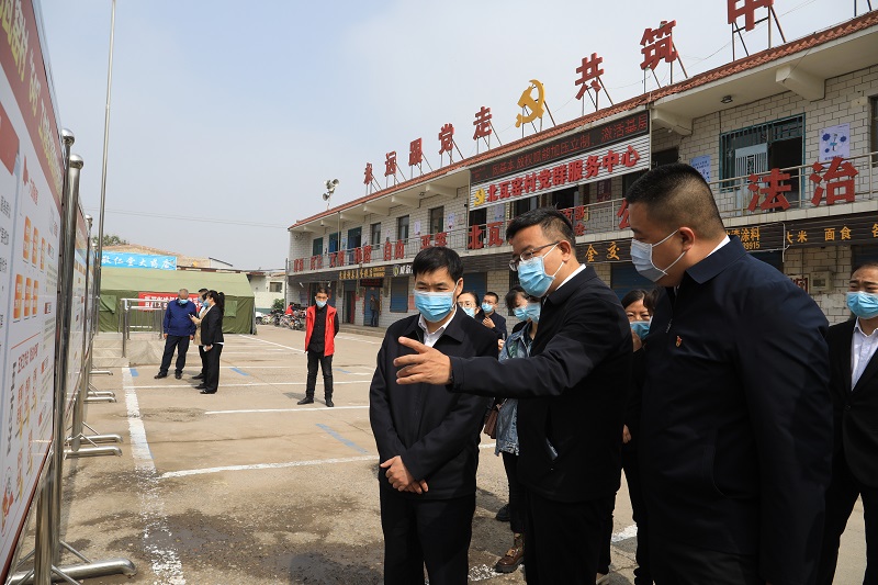 張農(nóng)壽在晉源街道北瓦窯村調(diào)研抓黨建促基層治理能力提升專項行動落實工作。