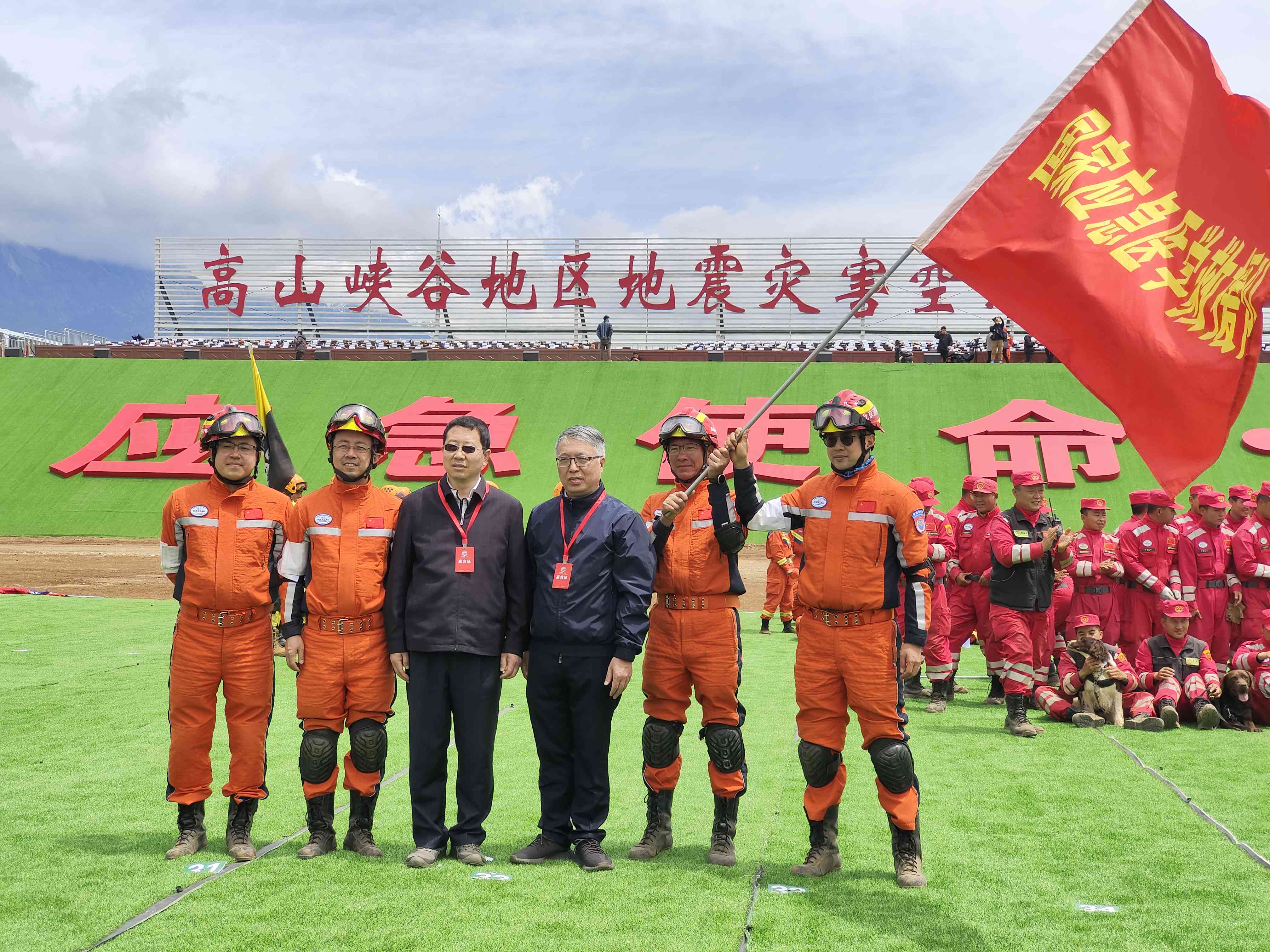 呂國忠以總領(lǐng)隊身份，帶領(lǐng)國家應(yīng)急醫(yī)學(xué)救援隊演練。受訪者供圖