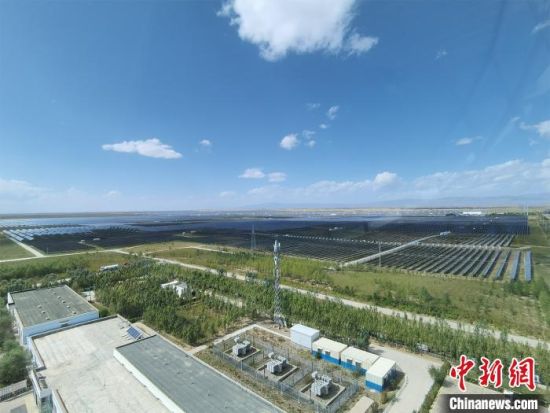 圖為塔拉灘光伏產(chǎn)業(yè)園區(qū)?！∑钤鲚怼z