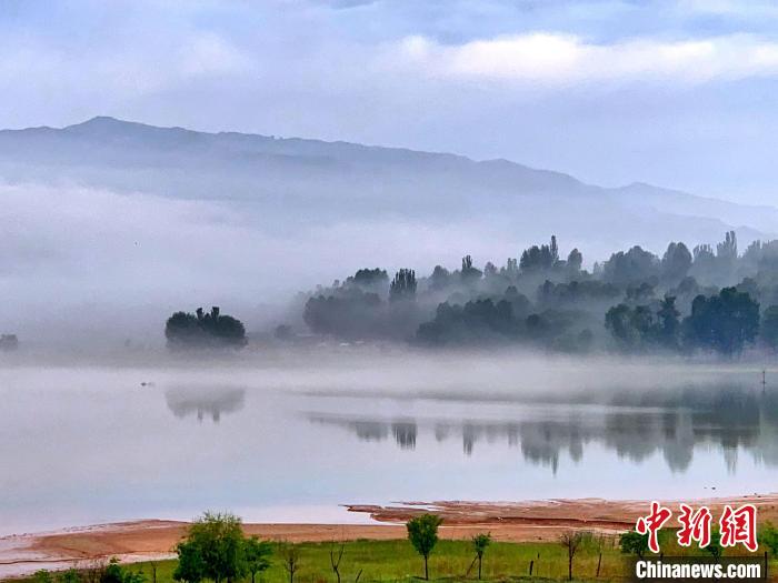 圖為青海黃河流域自然生態(tài)。(資料圖) 李玉峰 攝