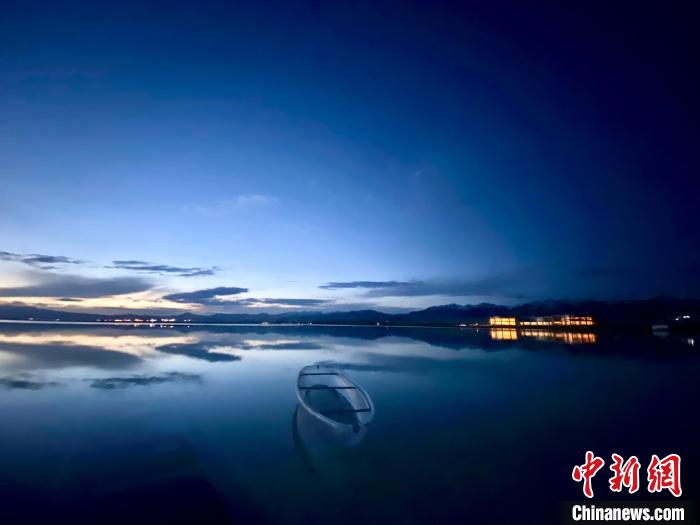 圖為茶卡天空壹號(hào)景區(qū)。　李江寧 攝