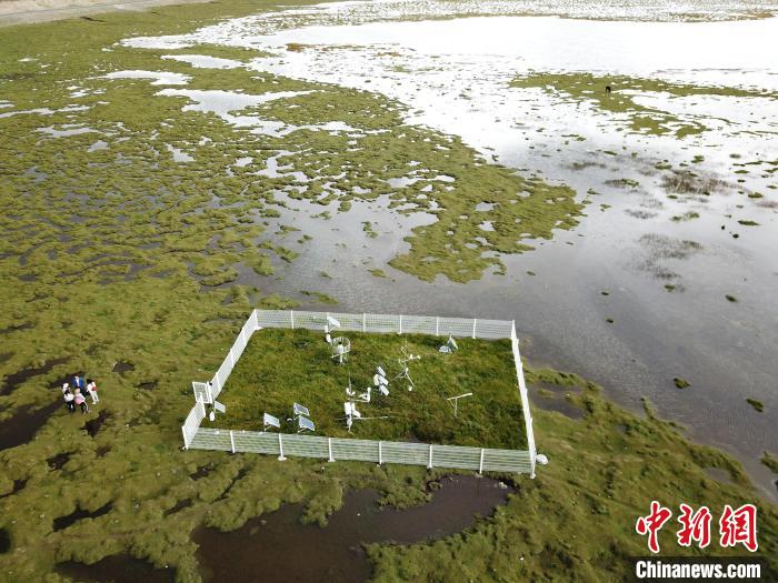 圖為玉樹隆寶高寒濕地生態(tài)氣象試驗站?！∏嗪Ｊ庀缶?供圖