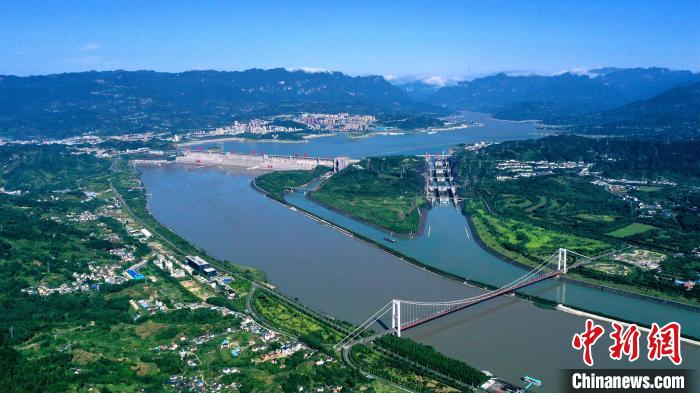 2022年夏季三峽工程為中下游補(bǔ)水。(資料圖) 湯偉 攝