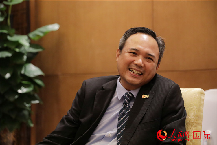 馬來西亞駐南寧總領(lǐng)事館總領(lǐng)事阿哈默·法蒂爾·伊斯邁爾在2024中國-東盟教育交流周期間接受人民網(wǎng)專訪。人民網(wǎng) 王婧攝