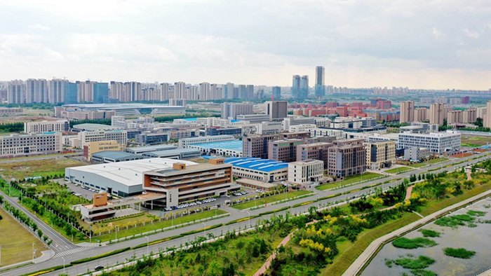 位于長(zhǎng)春新區(qū)的一家家光電企業(yè)走上了協(xié)同化發(fā)展之路。（長(zhǎng)春新區(qū)供圖）