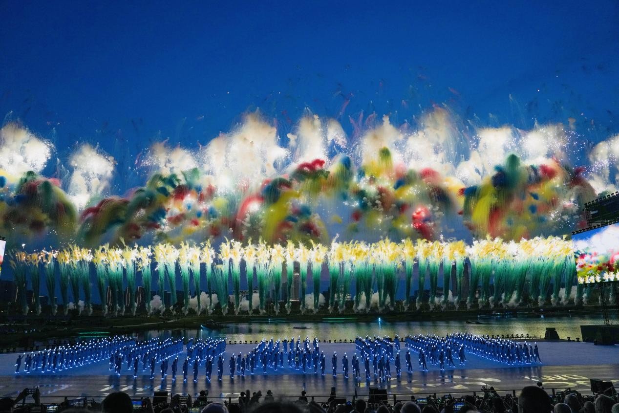 成都世運(yùn)會(huì)開(kāi)幕！展現(xiàn)出中國(guó)式現(xiàn)代化萬(wàn)千氣象