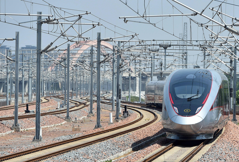 2022年6月20日，濟(jì)鄭高鐵鄭州首發(fā)G9206次列車駛出鄭州東站。
