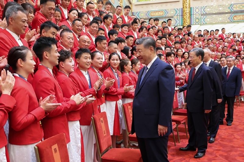 2024年8月20日，習(xí)近平總書記在人民大會堂接見第33屆夏季奧林匹克運(yùn)動(dòng)會中國體育代表團(tuán)全體成員。
