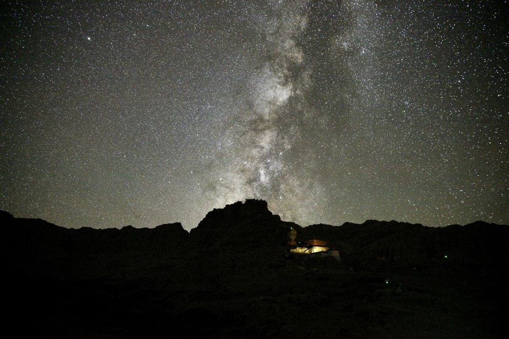阿里暗夜星空。旦真次旦攝