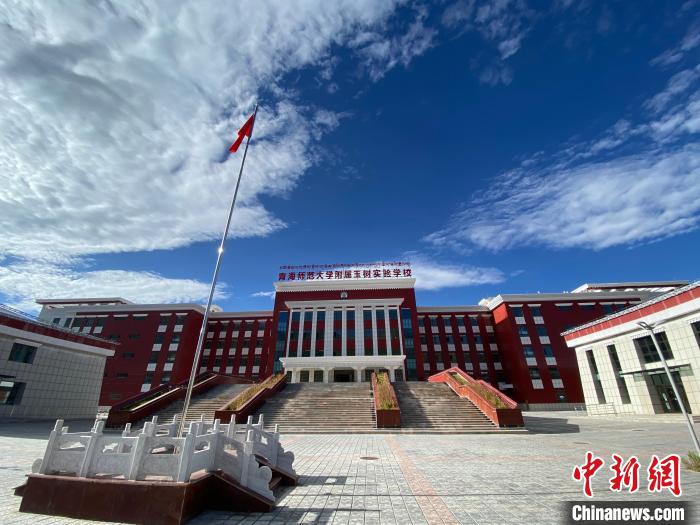 瀾滄江畔開出“教育格?；ā保含F(xiàn)代教育和生態(tài)教育并重