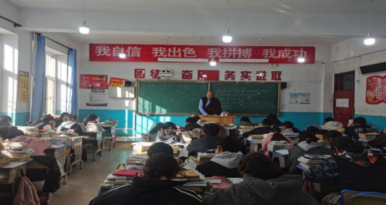 青?，斍撸寒惖剞k班讓孩子享受優(yōu)質(zhì)教育