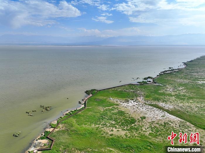 圖為航拍都蘭湖國家濕地公園?！∑钤鲚?攝