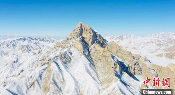 圖為山川被白雪覆蓋?！《继m縣融媒體中心供圖