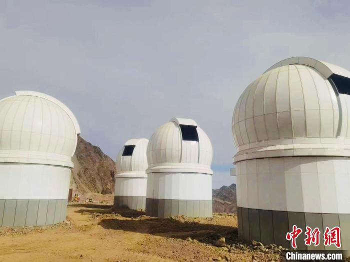 圖為南京大學時域天文臺望遠鏡圓頂安裝完畢?！±浜苿?chuàng)園區(qū)管委會 供圖