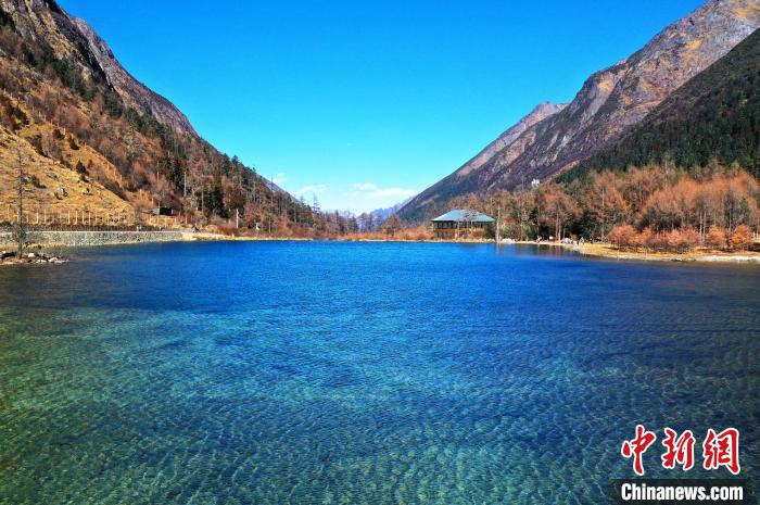 畢棚溝景區(qū)風(fēng)光?！“苍?攝