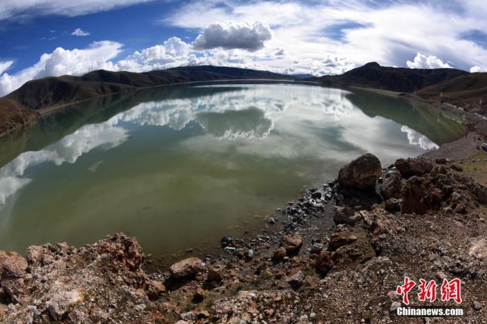 圖為浪錯(cuò)夏日美景。 <a target='_blank' ><p  align=
