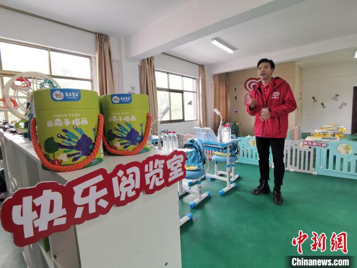 拉薩市堆龍德慶區(qū)幫普村的“心路文化空間”設(shè)有舒適的閱覽室。　趙延 攝