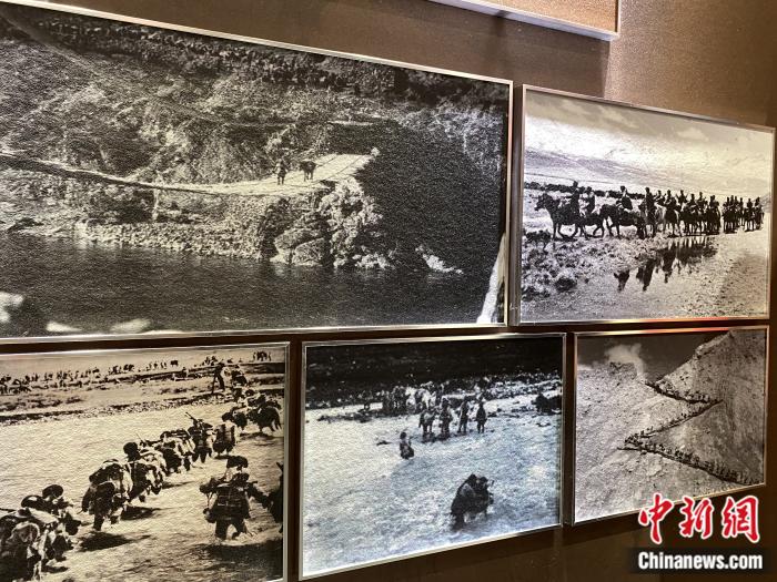 紅樓內(nèi)展廳，圖為昌都戰(zhàn)役中的人民解放軍。彭寧鈴 攝