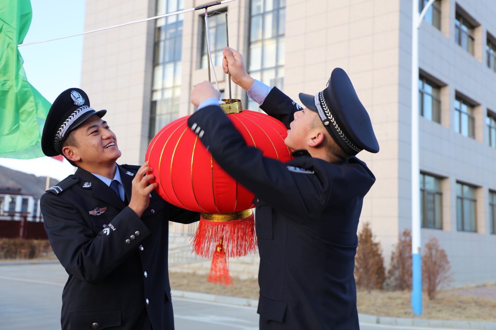 （要聞 新媒體）雪域邊關(guān)的他們，是歸途的(4189296)-20230122091651.jpg