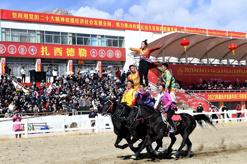 藏歷新年，精彩的馬術表演。潘多攝