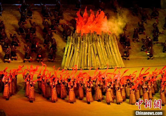 3月17日，西藏拉薩，《文成公主》大型史詩(shī)劇演出現(xiàn)場(chǎng)?！±盍?攝