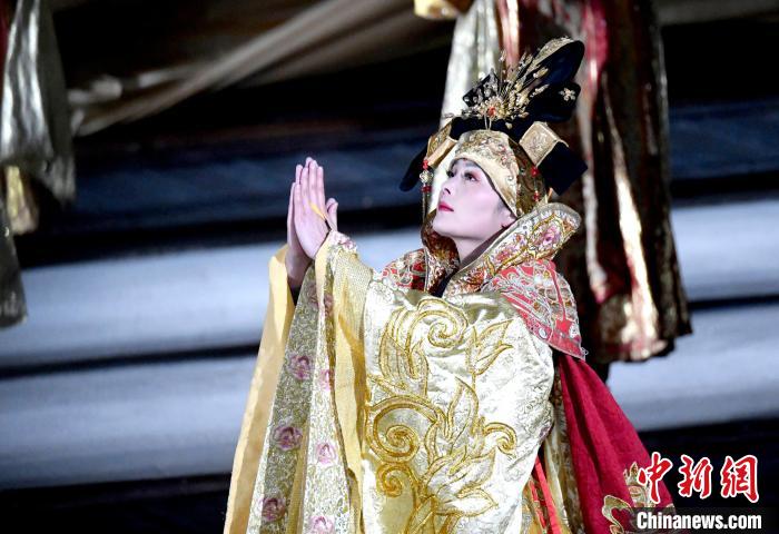 3月17日，西藏拉薩，《文成公主》大型史詩(shī)劇演出現(xiàn)場(chǎng)?！±盍?攝