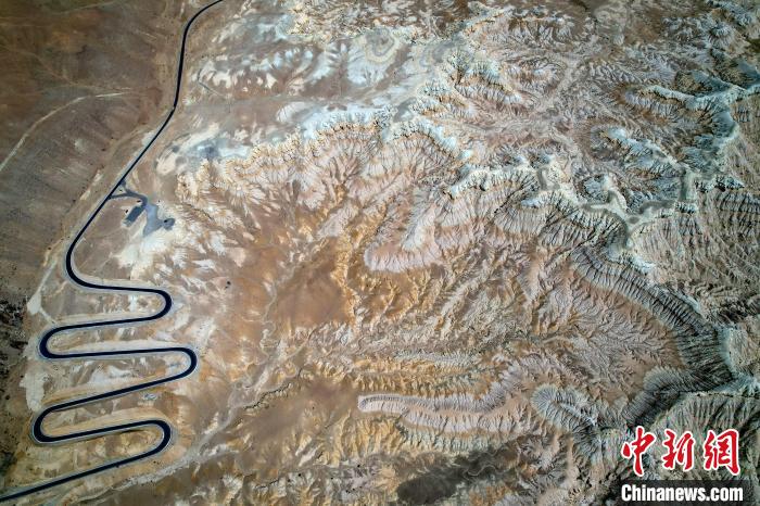 4月5日，西藏阿里札達(dá)土林。(無人機(jī)照片) 李林 攝