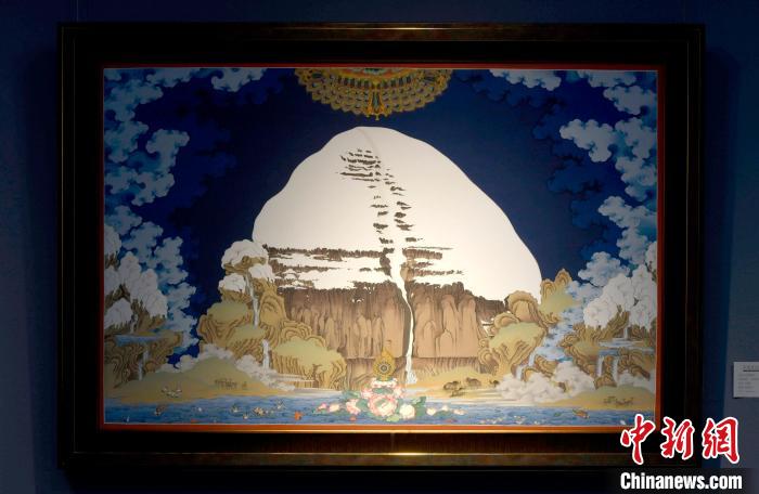 圖為5月16日，展覽中新創(chuàng)唐卡作品《岡底斯山》?！±盍?攝