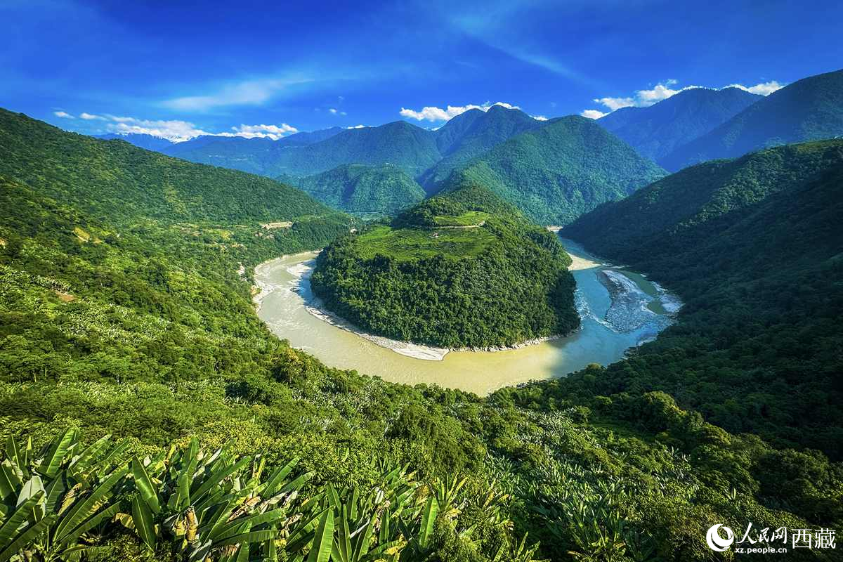 無(wú)人機(jī)航拍墨脫縣果果塘大拐彎。人民網(wǎng)記者 次仁羅布攝