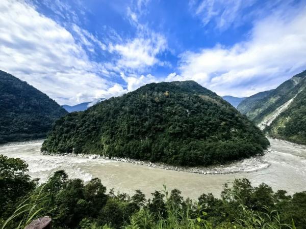 幾代建設(shè)者，歷經(jīng)半個多世紀(jì)完成！這是一條怎樣的公路？