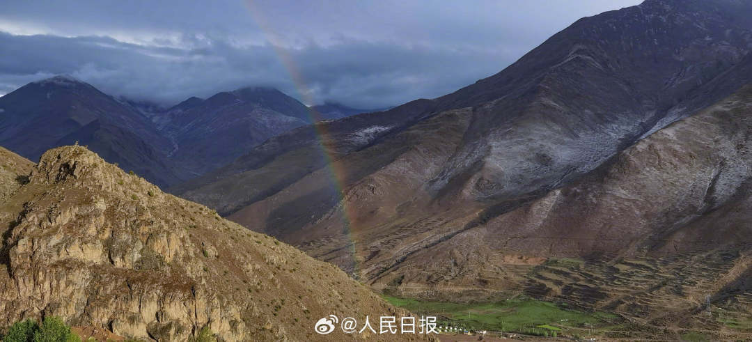接好運(yùn)！青藏高原現(xiàn)巨大彩虹橋