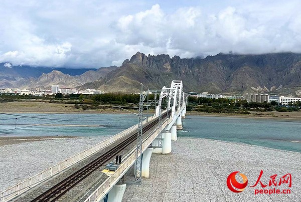 拉薩河特大橋。張敏穎 攝