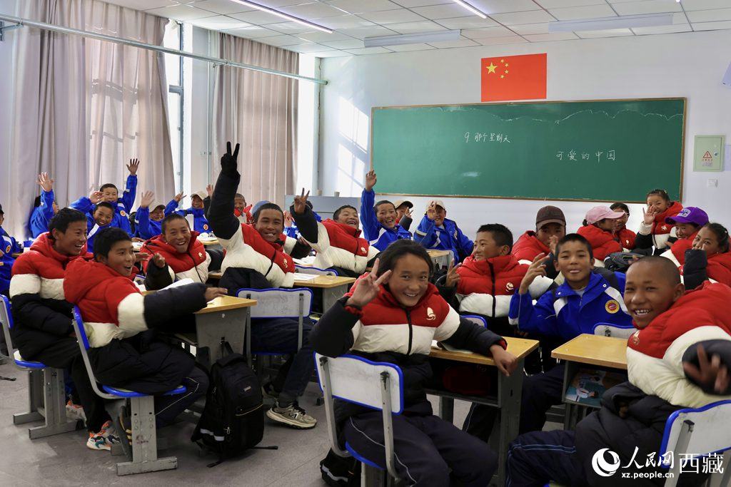 安置在定日縣委黨校讀書的學(xué)生。人民日?qǐng)?bào)記者 鮮敢攝